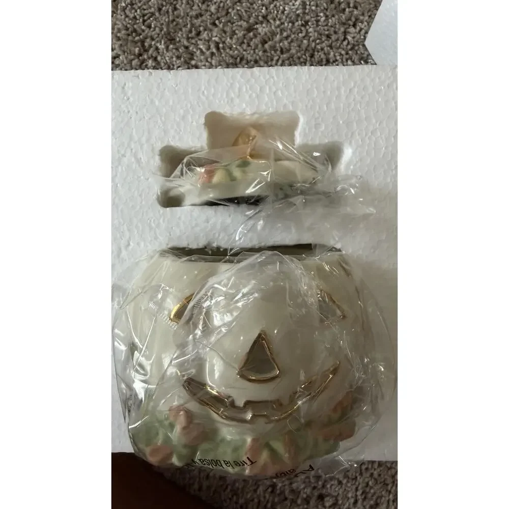 NIB Lenox Porcelain Jack-O-Lantern Pumpkin Fgurine Halloween with Gokd Trim